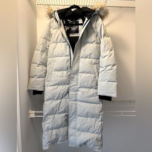 Excellent condition of Aritzia parka